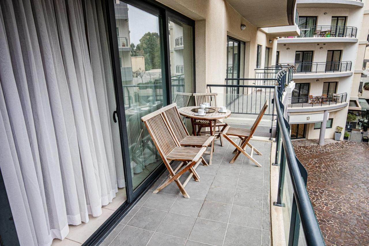 Apartment Cozy, Modern In The Heart Of St Julians Saint Julian's